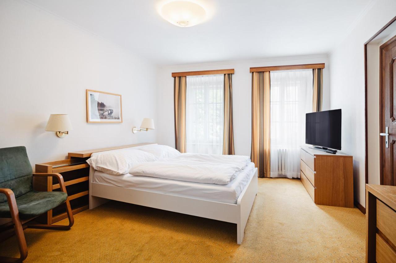 U Modreho Orla - At The Blue Eagle Hotel Praag Buitenkant foto