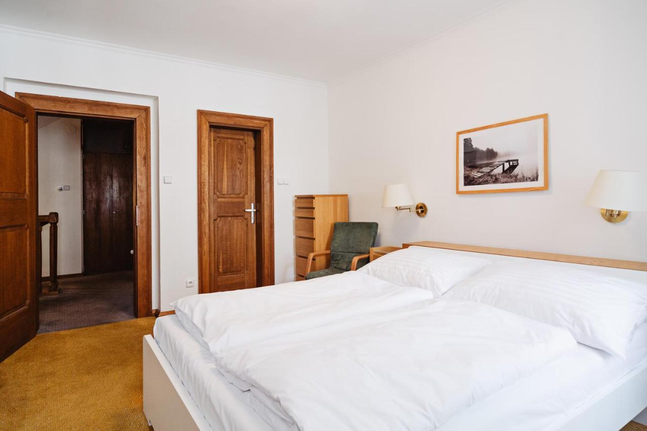 U Modreho Orla - At The Blue Eagle Hotel Praag Buitenkant foto